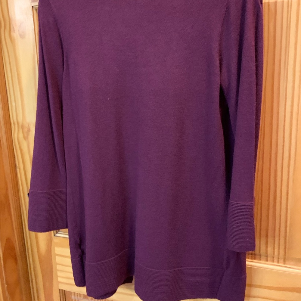 NWT, Elegant Burgundy Women's Sweater. Size small - Picture 10 of 10